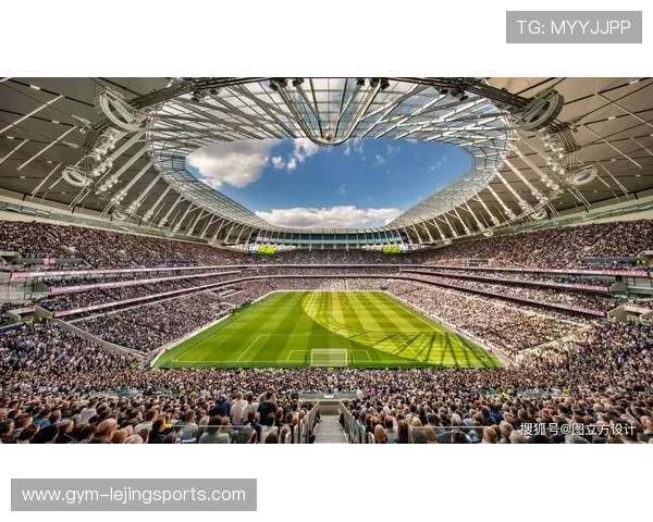 足球球星炫技表演赛场如杂技般震撼全场观众